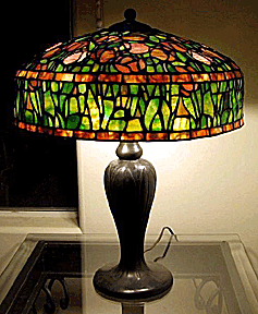 Authentic Tiffany table lamp.
